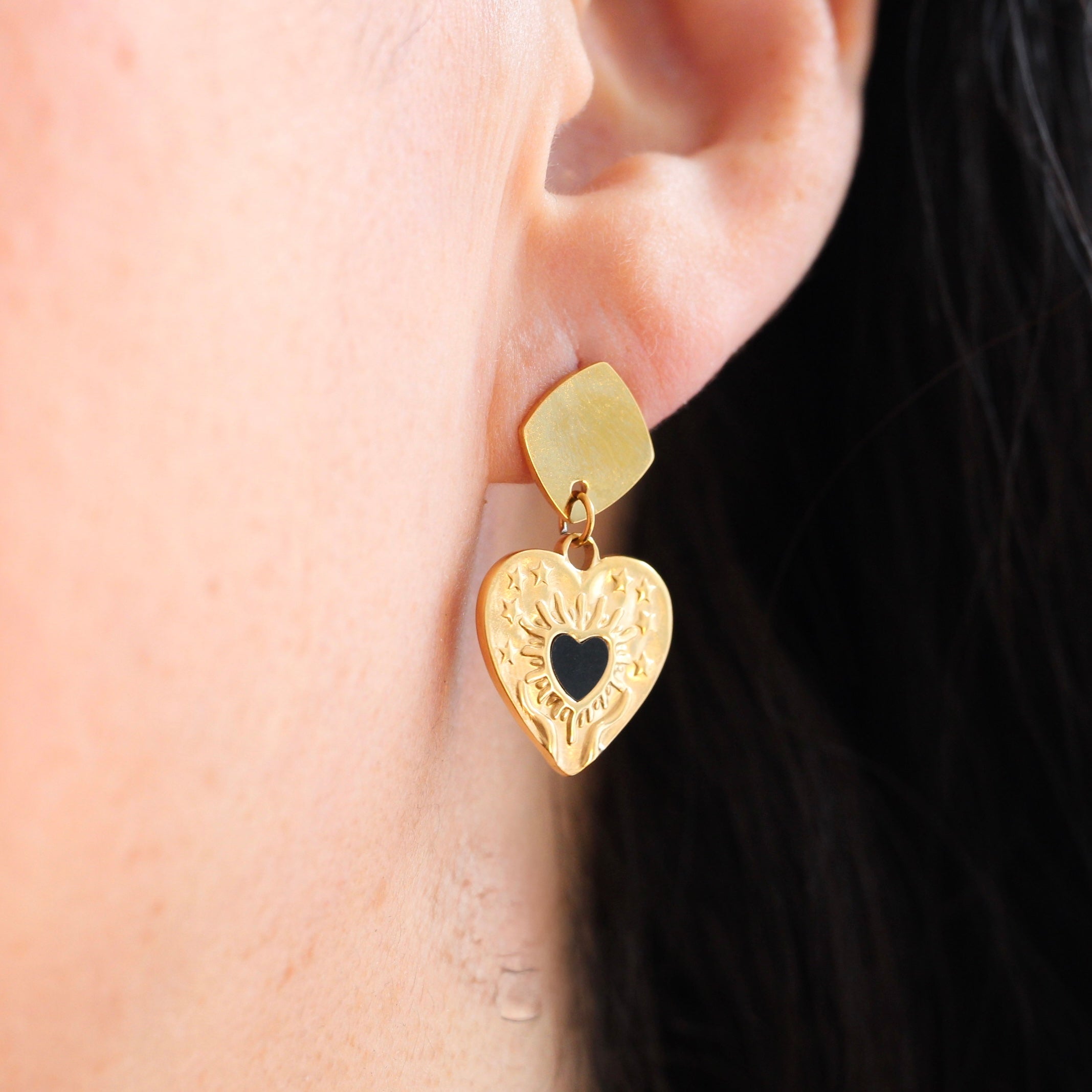 Base ~ Black Heart Earring